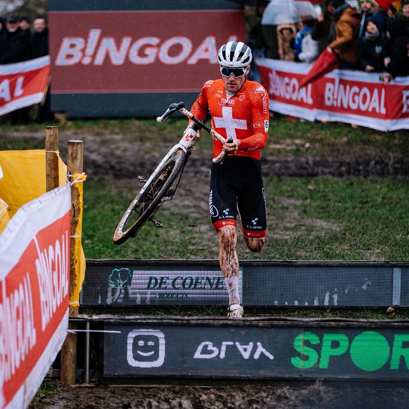 cube cyclocross race