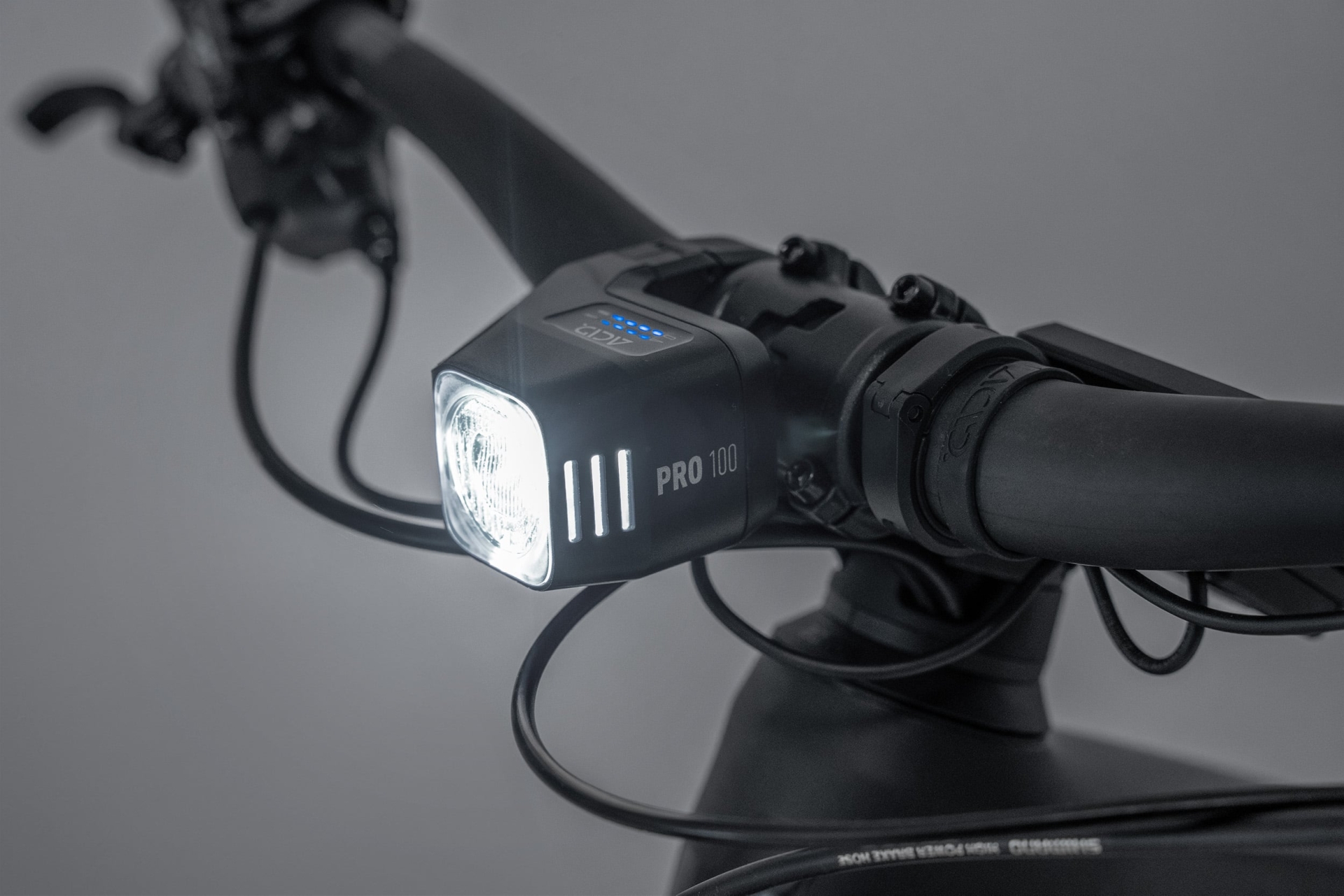 LOOK Vision Upgrade Beleuchtungsset – Für KEO Blade Pedale – Mehr Sichtbarkeit & Sicherheit Beim Radfahren LOOK Vision Upgrade Beleuchtungsset – Für KEO Blade Pedale – Mehr Sichtbarkeit & Sicherheit Beim Radfahren
